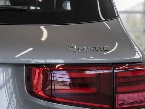 Used 2025 Mercedes-Benz GLB 250 4MATIC image 24