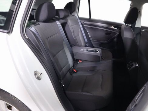 Used 2018 Volkswagen Golf S image 38