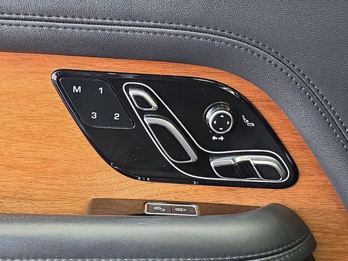 Used 2018 Land Rover Range Rover Long Wheelbase Supercharged image 43