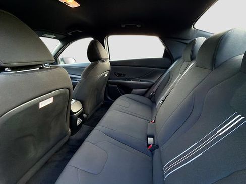 Certified 2025 Hyundai Elantra Sport FWD image 23