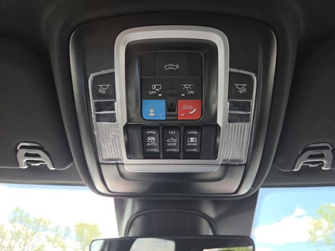 New 2026 RAM 2500 Laramie AWD/4WD image 10