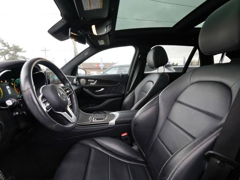 Used 2021 Mercedes-Benz GLC 300 4MATIC image 19