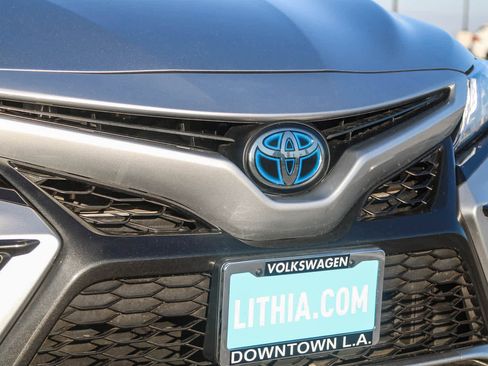 Used 2023 Toyota Camry XSE image 5