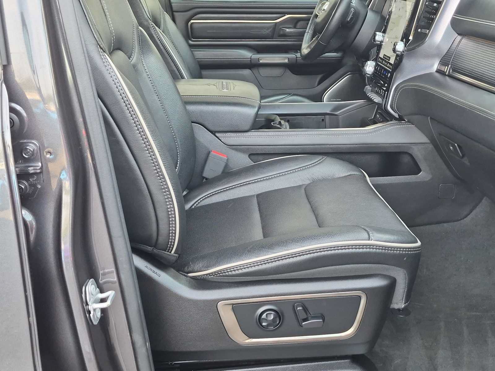 Used 2019 RAM 1500 Limited AWD/4WD image 23