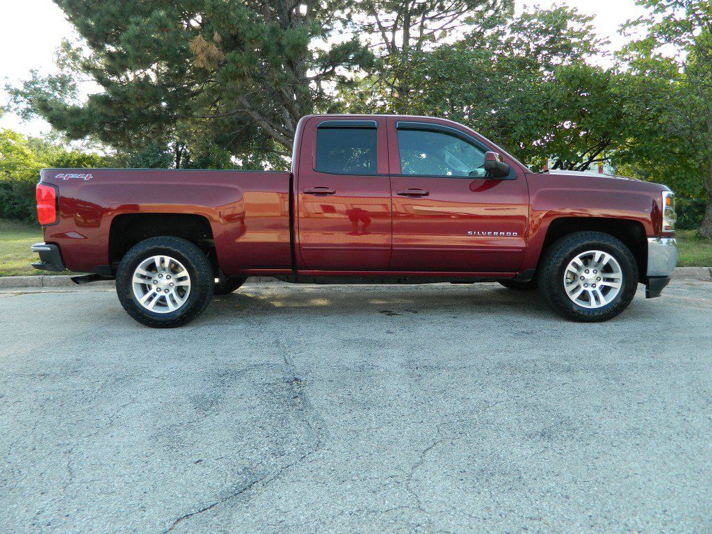 Used 2017 Chevrolet Silverado 1500 LT w/ All Star Edition AWD/4WD image 5