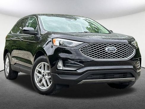 Certified 2023 Ford Edge SEL w/ Convenience Package AWD/4WD image 2