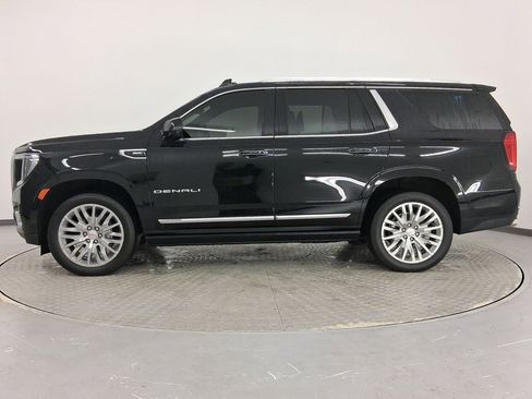 Used 2023 GMC Yukon Denali w/ Denali Reserve Package image 2