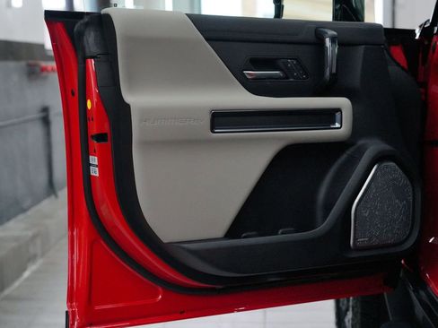 Used 2026 GMC Hummer EV SUV AWD/4WD image 11