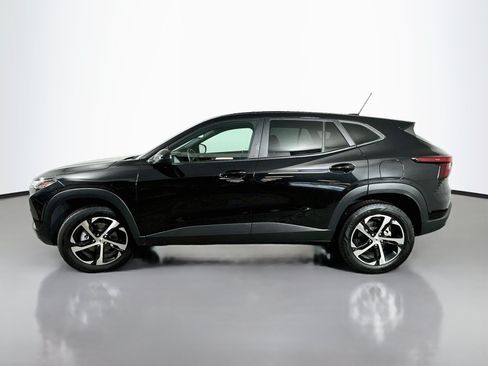 Used 2024 Chevrolet Trax RS w/ Driver Confidence Package FWD image 4