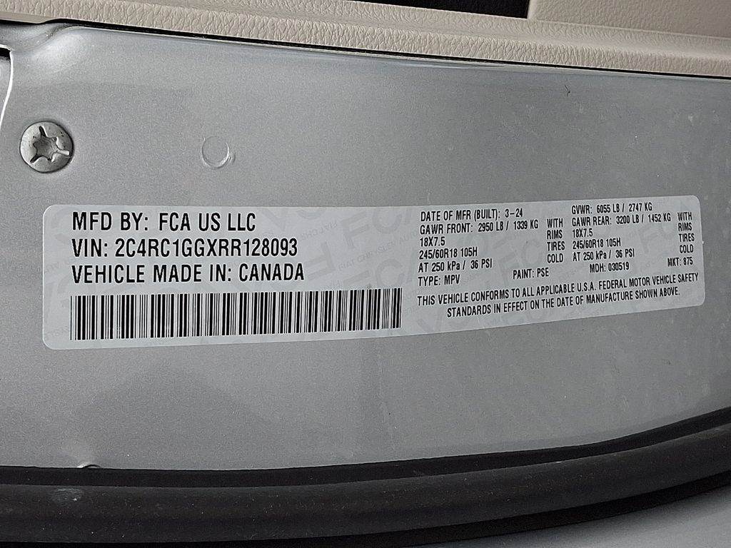 Used 2024 Chrysler Pacifica Limited FWD image 30