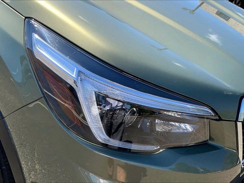 Used 2021 Subaru Forester Limited AWD/4WD image 27