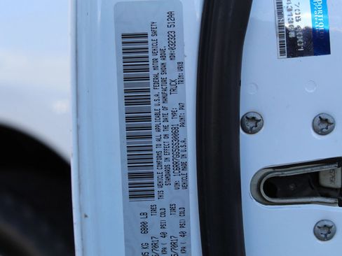 Used 2016 RAM 1500 Classic SLT AWD/4WD image 7