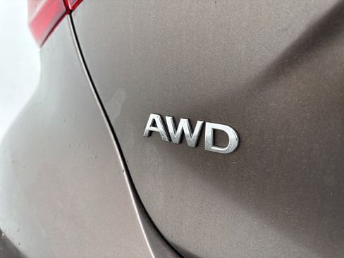 Used 2018 INFINITI QX30 Premium w/ Cargo Package image 5