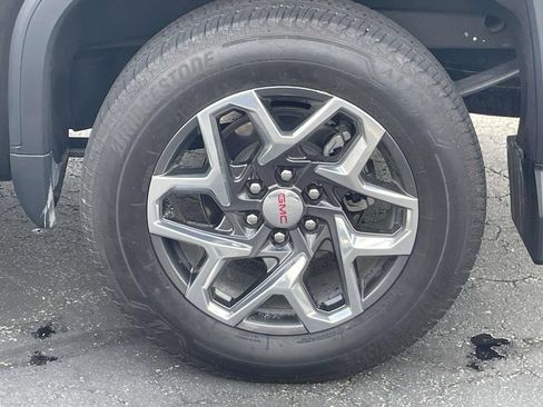 Used 2024 GMC Sierra 1500 SLT w/ SLT Premium Plus Package AWD/4WD image 10