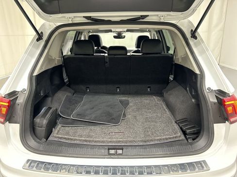 Certified 2022 Volkswagen Tiguan SE w/ Panoramic Sunroof Package image 4