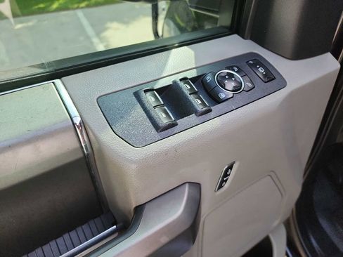 Used 2020 Ford F350 XLT w/ XLT Premium Package image 18