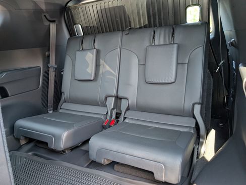 Certified 2025 Lexus LX 600 4WD w/ Appearance Package image 15