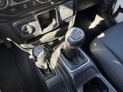 Used 2022 Jeep Gladiator Sport w/ Trailer Tow Package image 23