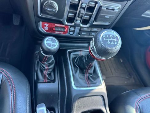 Used 2021 Jeep Wrangler Unlimited Rubicon AWD/4WD image 19