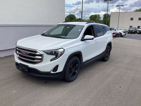 Used 2021 GMC Terrain SLE w/ Driver Convenience Package image 32