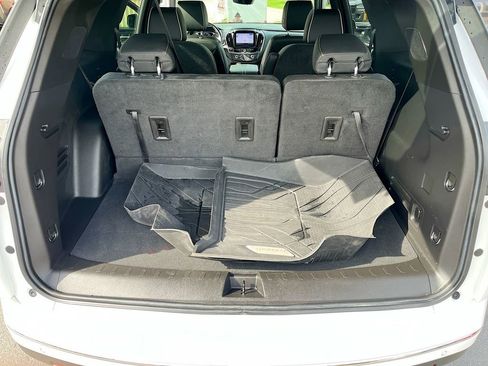Used 2022 Chevrolet Traverse Premier AWD/4WD image 28