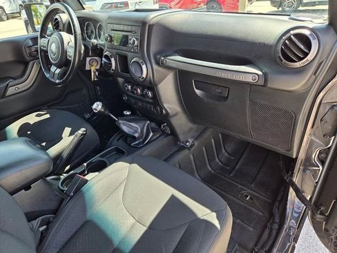 Certified 2018 Jeep Wrangler Sport AWD/4WD image 16