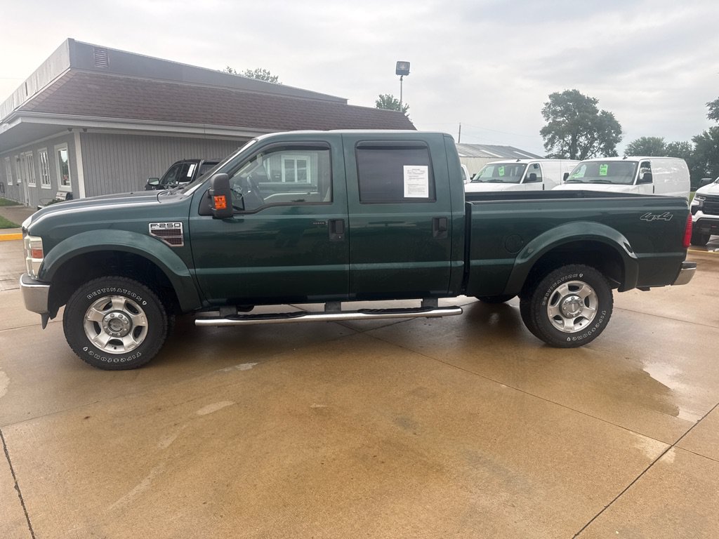 Used 2010 Ford F250 4x4 Crew Cab Super Duty image 2