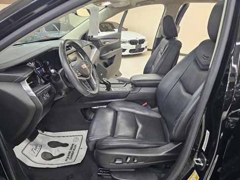 Used 2017 Cadillac XT5 Premium Luxury w/ LPO, Wheel Lock Package image 18