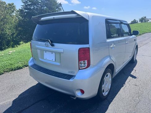 Used 2012 Scion xB FWD image 32