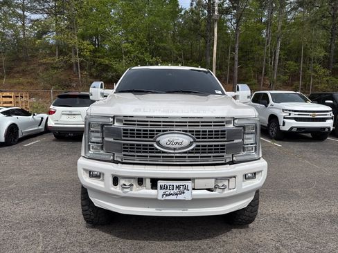 Used 2019 Ford F250 Platinum w/ Platinum Ultimate Package image 2
