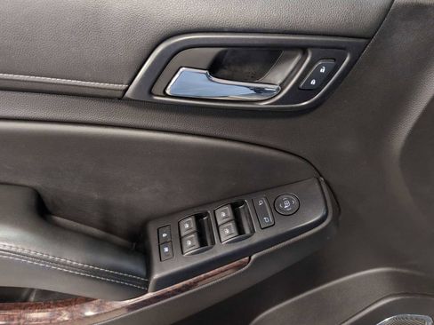 Used 2017 GMC Yukon SLE w/ Convenience Package image 19