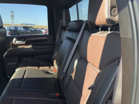 Used 2024 GMC Sierra 2500 Denali w/ Denali Reserve Package image 11