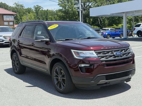 Used 2019 Ford Explorer XLT w/ Equipment Group 202A AWD/4WD image 1