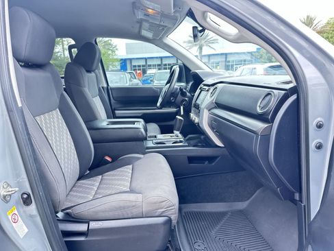 Used 2019 Toyota Tundra SR5 w/ SR5 Upgrade Package AWD/4WD image 17
