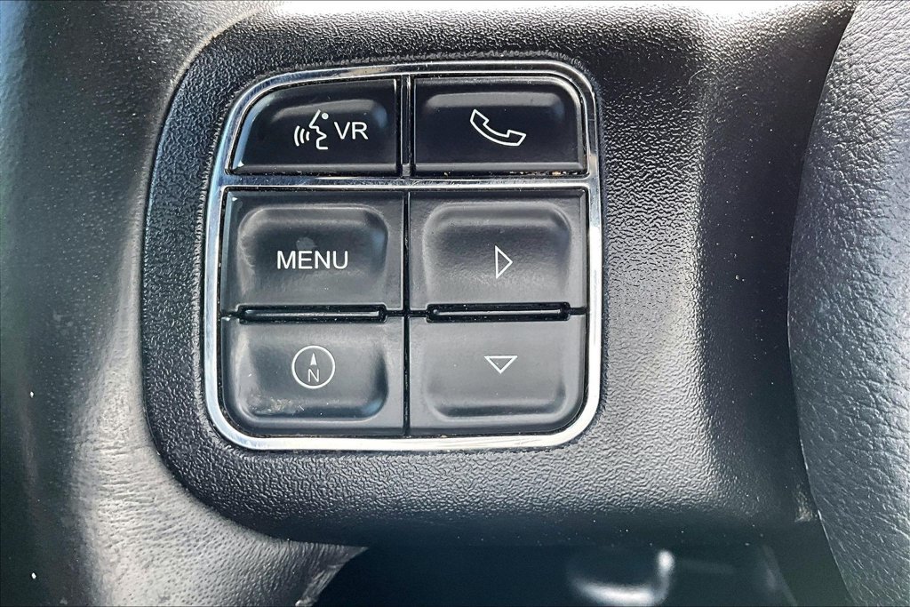 Used 2018 Jeep Wrangler Unlimited Sahara w/ Connectivity Group AWD/4WD image 12