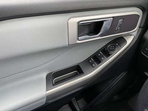 Certified 2022 Ford Explorer XLT w/ Equipment Group 202A image 50