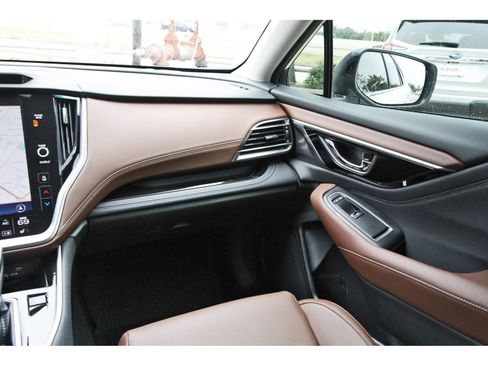 Used 2022 Subaru Outback Touring AWD/4WD image 10