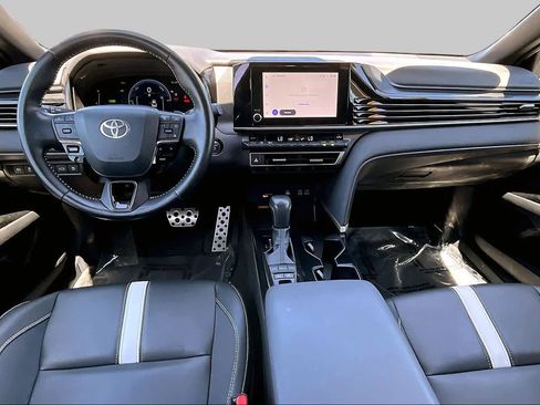 Used 2025 Toyota Camry Hybrid FWD image 15
