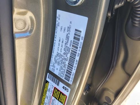 Used 2025 Toyota Tacoma TRD Off-Road image 28