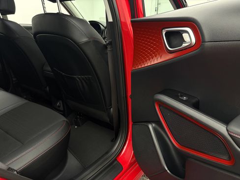 Used 2022 Kia Soul Turbo FWD image 35