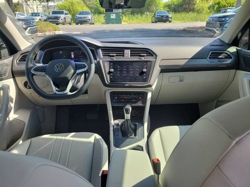 Certified 2023 Volkswagen Tiguan SE FWD image 2