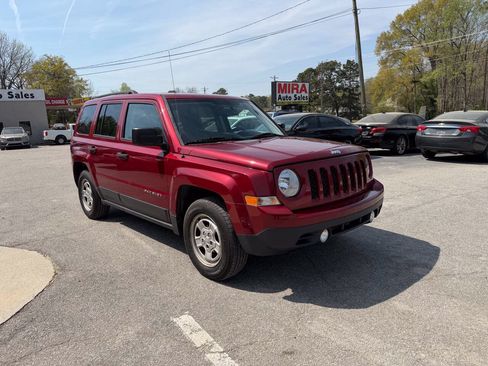 Used 2016 Jeep Patriot Sport FWD image 2