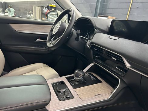 Used 2024 MAZDA CX-90 3.3 Turbo w/ Preferred Package AWD/4WD image 17