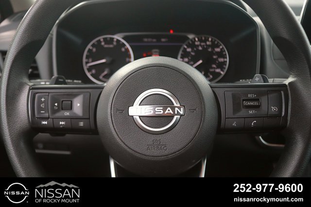 Used 2024 Nissan Rogue S AWD/4WD image 16
