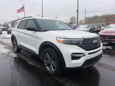 Certified 2023 Ford Explorer XLT w/ Equipment Group 202A image 3
