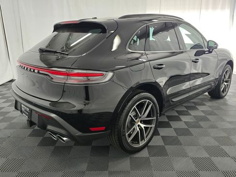 Certified 2025 Porsche Macan AWD/4WD image 7