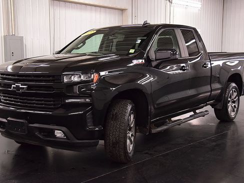Used 2022 Chevrolet Silverado 1500 RST w/ Z71 Off-Road Package AWD/4WD image 3