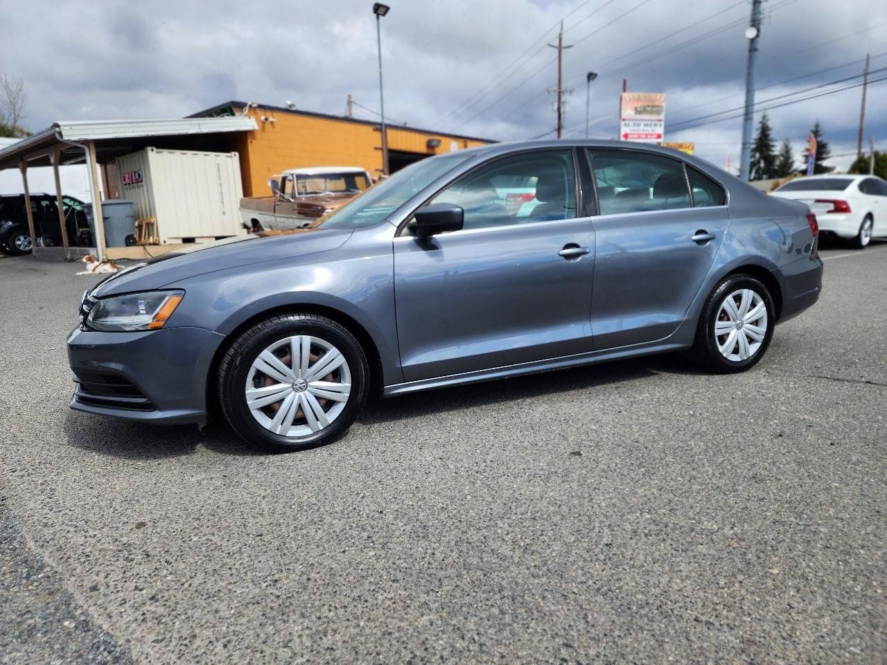 Used 2017 Volkswagen Jetta S w/ Jetta S Cold Weather Package FWD image 10