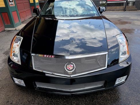 Used 2005 Cadillac XLR RWD image 17