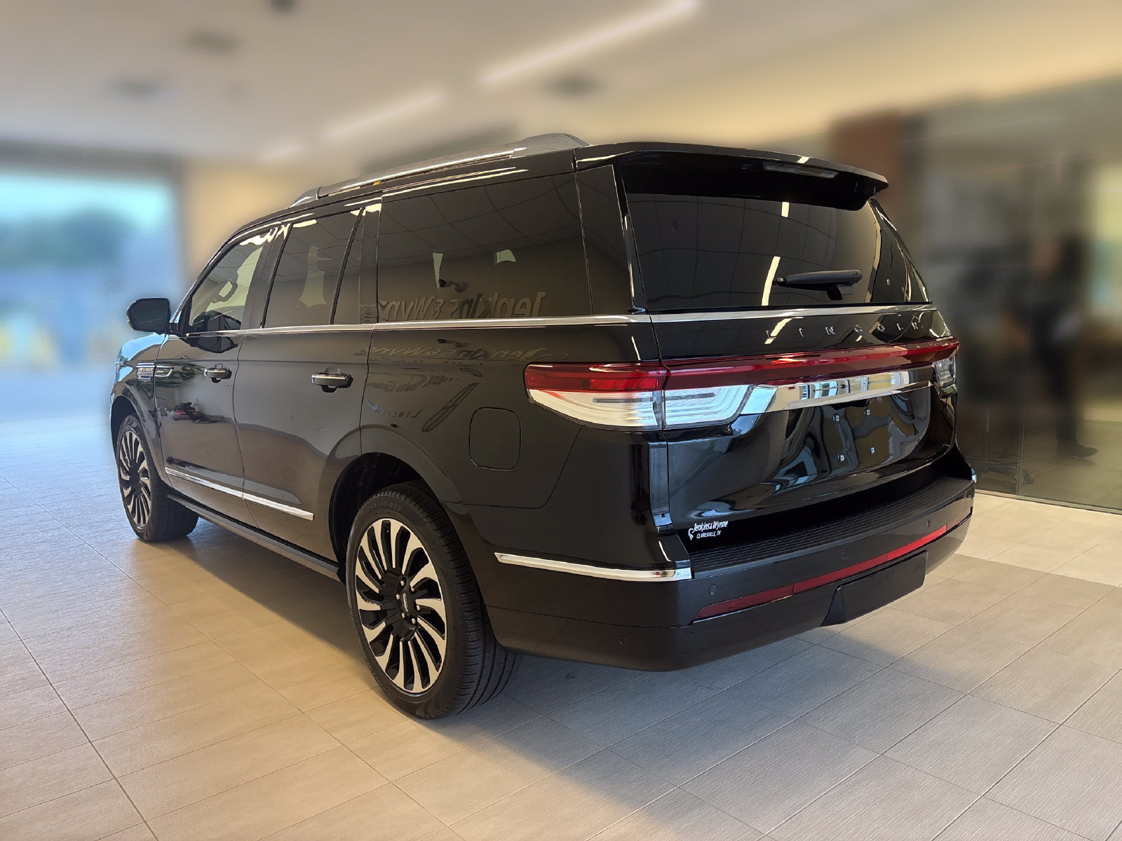 Certified 2024 Lincoln Navigator Black Label AWD/4WD image 3